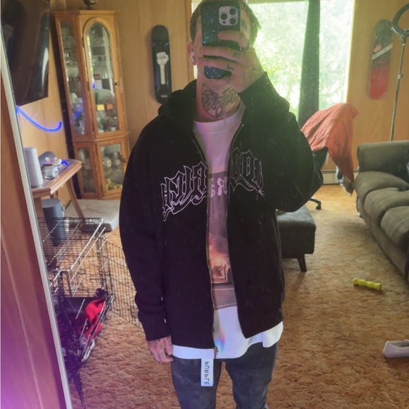 Life sucks buy nice shit - Picture 3 of 6